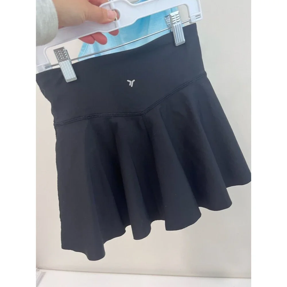 Old Navy Girls Athletic Circle Skater Skort with tank top  Girls 8